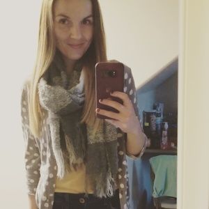 Meet your Posher, Robin